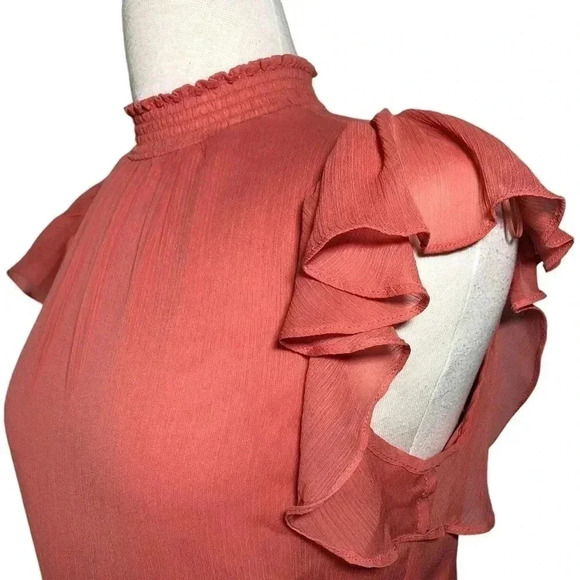 Express Chiffon Flutter Sleeve Smocked Waistline - Picture 4 of 10